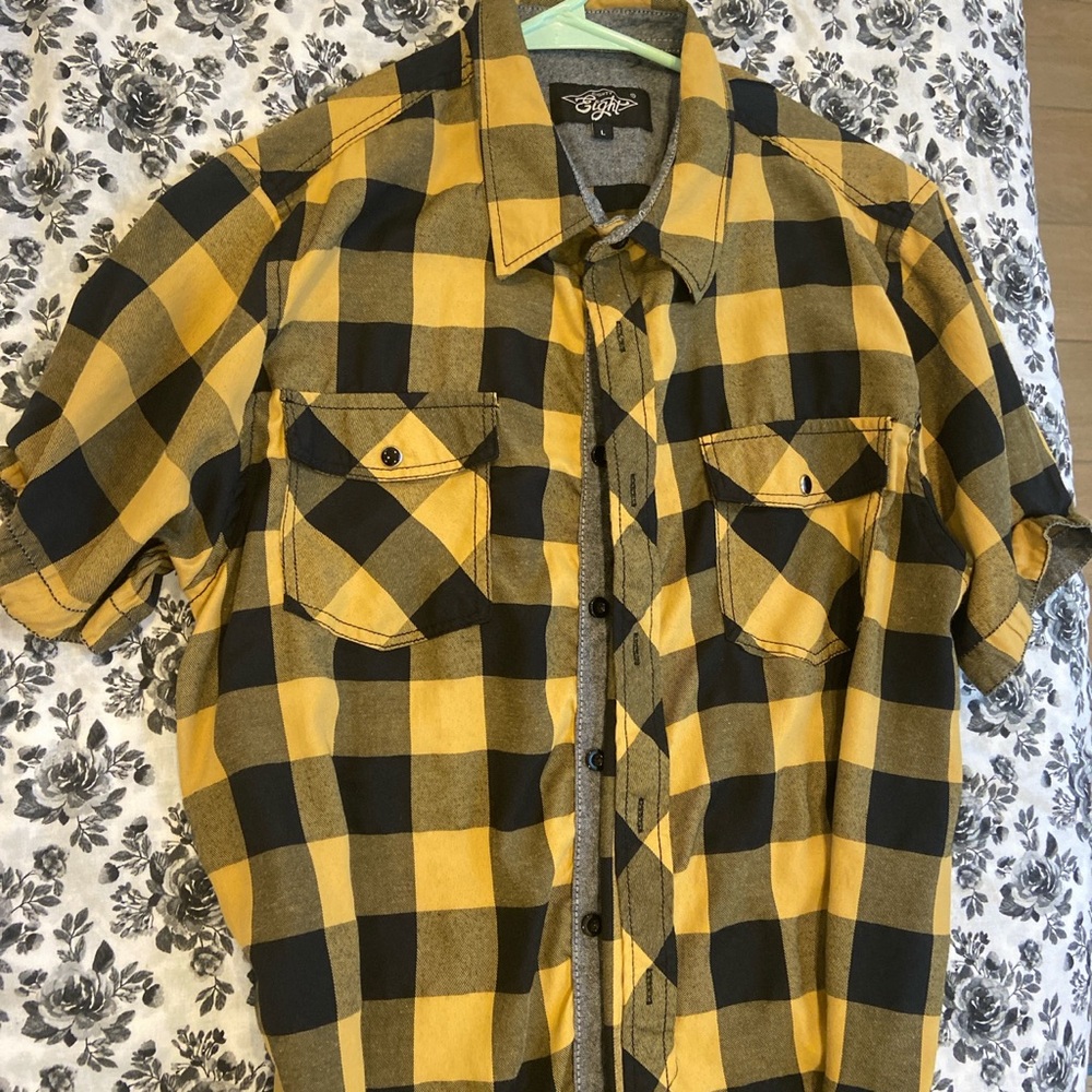 Yellow flannel shirt-sleeve tee